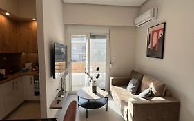 Stylish Condo Nearby Acropolis & Metro